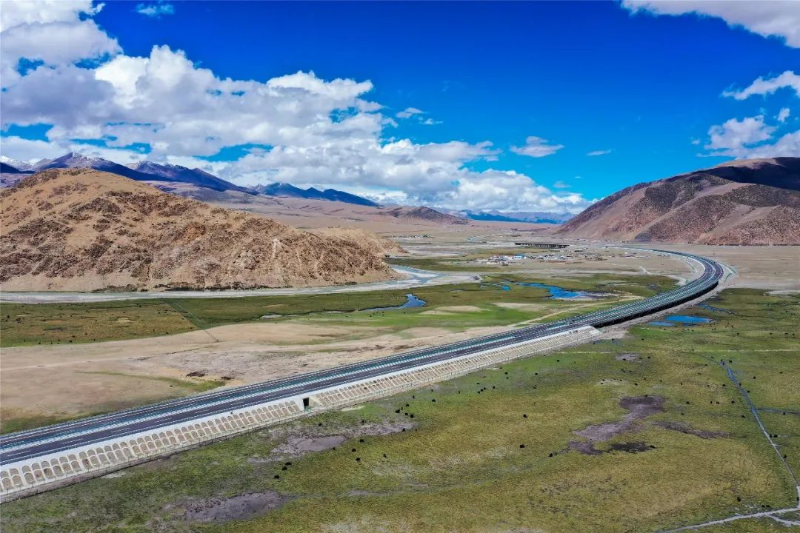 World’s Highest Expressway Opens to Traffic