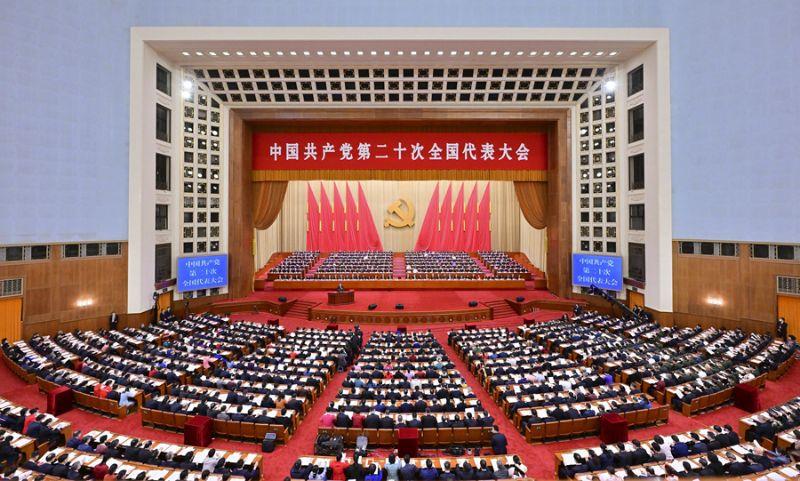 10月16日，中国共产党第二十次全国代表大会在北京人民大会堂开幕。习近平代表第十九届中央委员会向大会作报告。新华社记者 岳月伟 摄