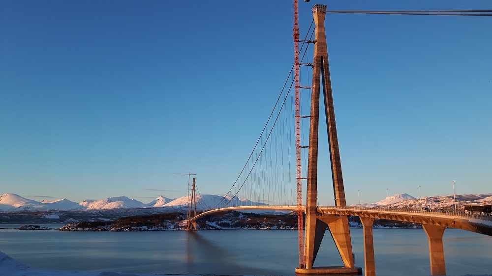 STEEL BOX GIRDER BRIDGE