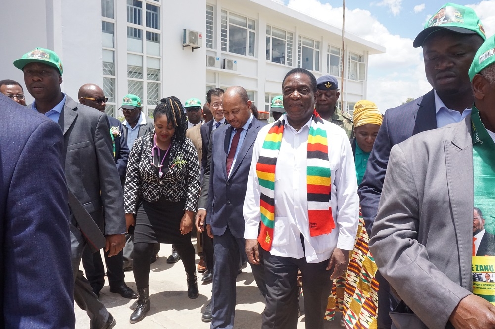 The completion ceremony of the China-Aid Phase II Hospital Project in Zimbabwe undertaken by CRSG is held in Mahusekwa.Zimbabwean President Emmerson Mnangagwa inaugurates the Project.