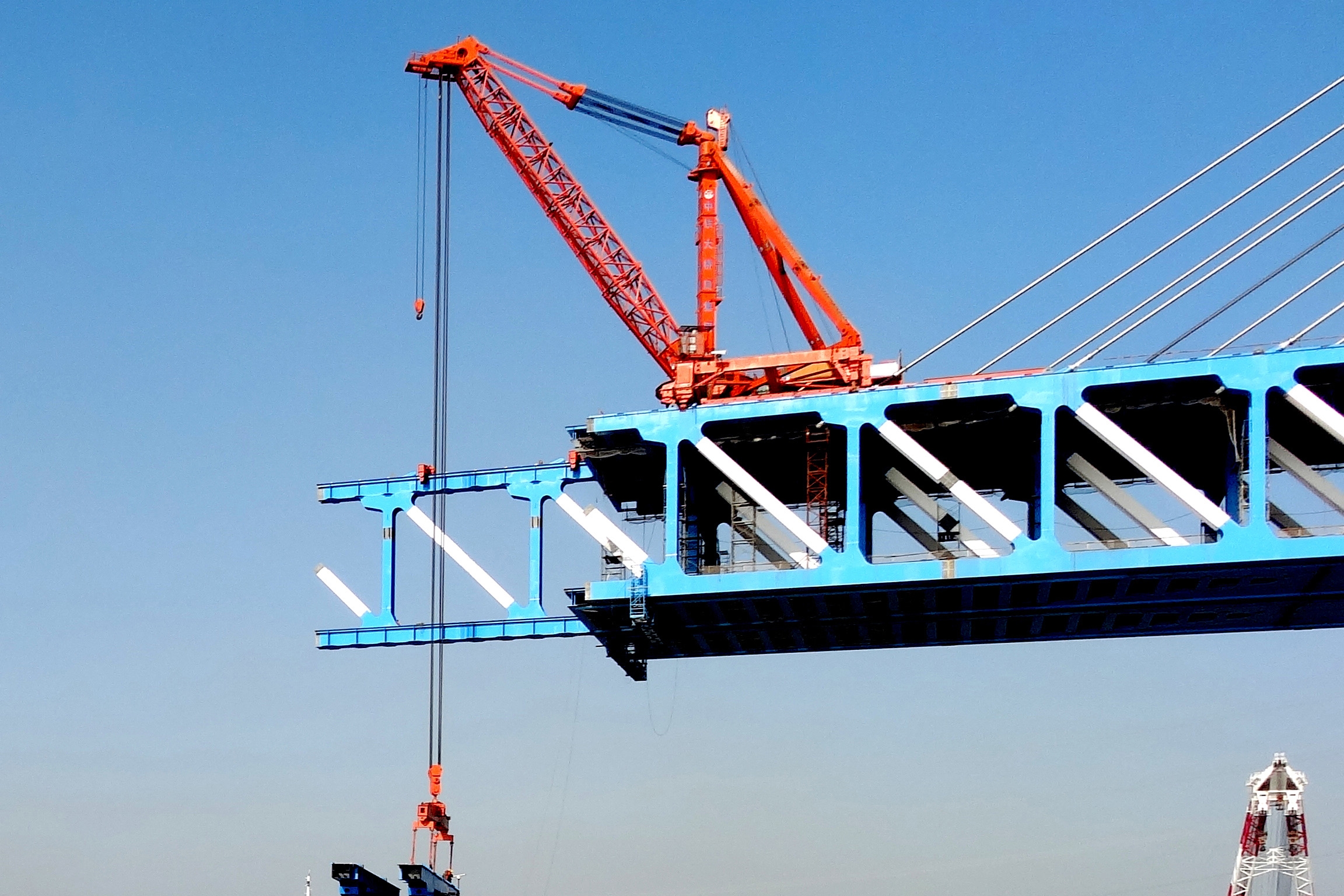 铜陵长江大桥 CWQ-400吨型步履式桅杆起重机