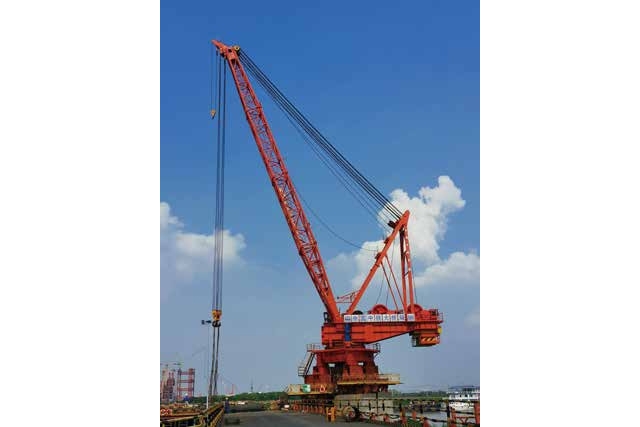 常泰长江大桥160吨全回转起重机