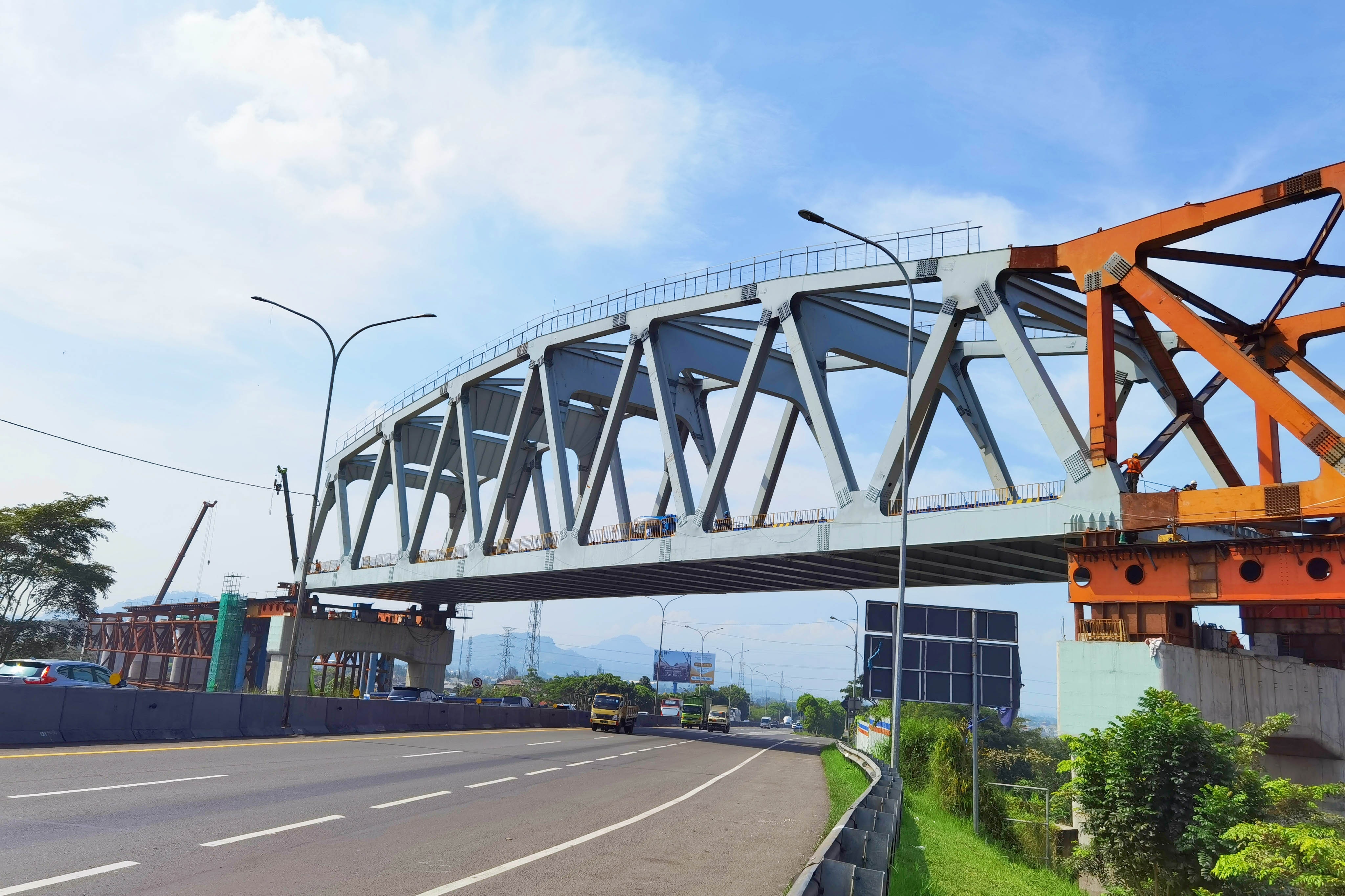 印尼雅万高铁项目84米简支钢桁梁