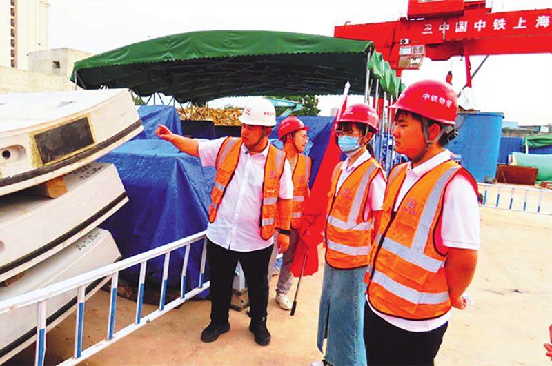 中铁物贸成都分公司地铁经营中心：党员结对“传帮带”  新员工提能力_副本
