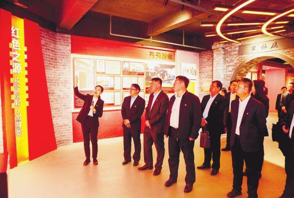 中铁工业与中铁财务开展廉洁文化共建活动参观红桥党建馆
