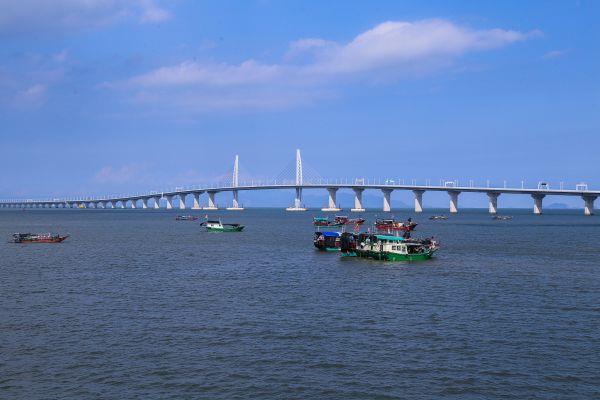 《港珠澳大桥》孟庆虎 摄  2