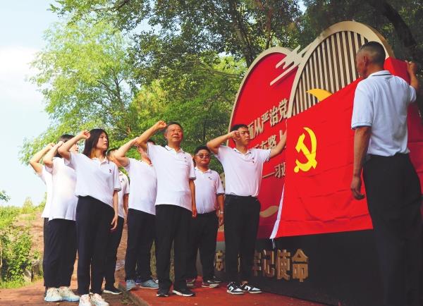 中铁上海局市政环保公司奎河项目党支部开展“参观红色基地，重温入党誓词”主题党日活动