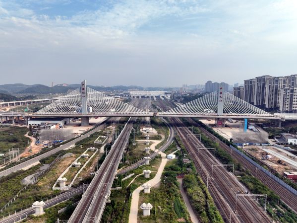 转体完成1-沈嘉鹏航拍