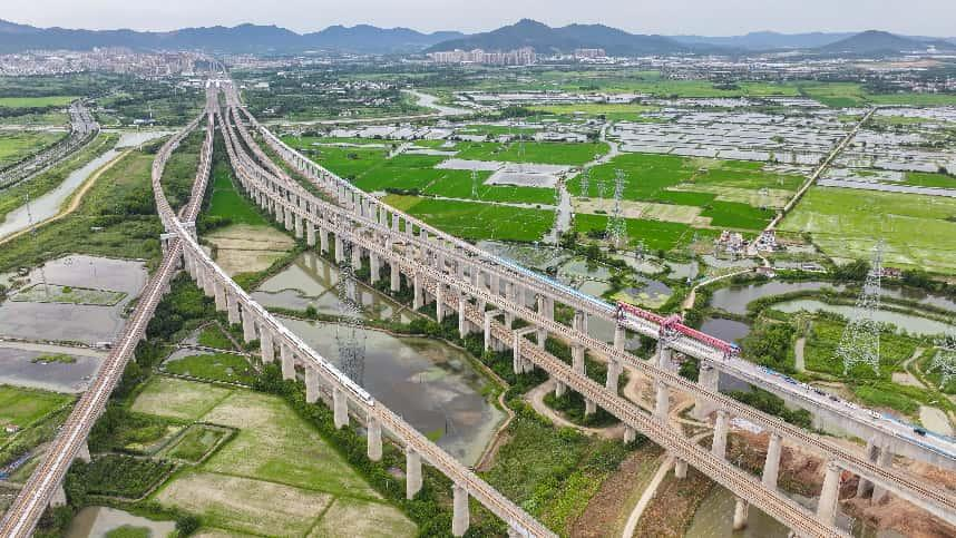 巢马城际铁路全线箱梁架设完成