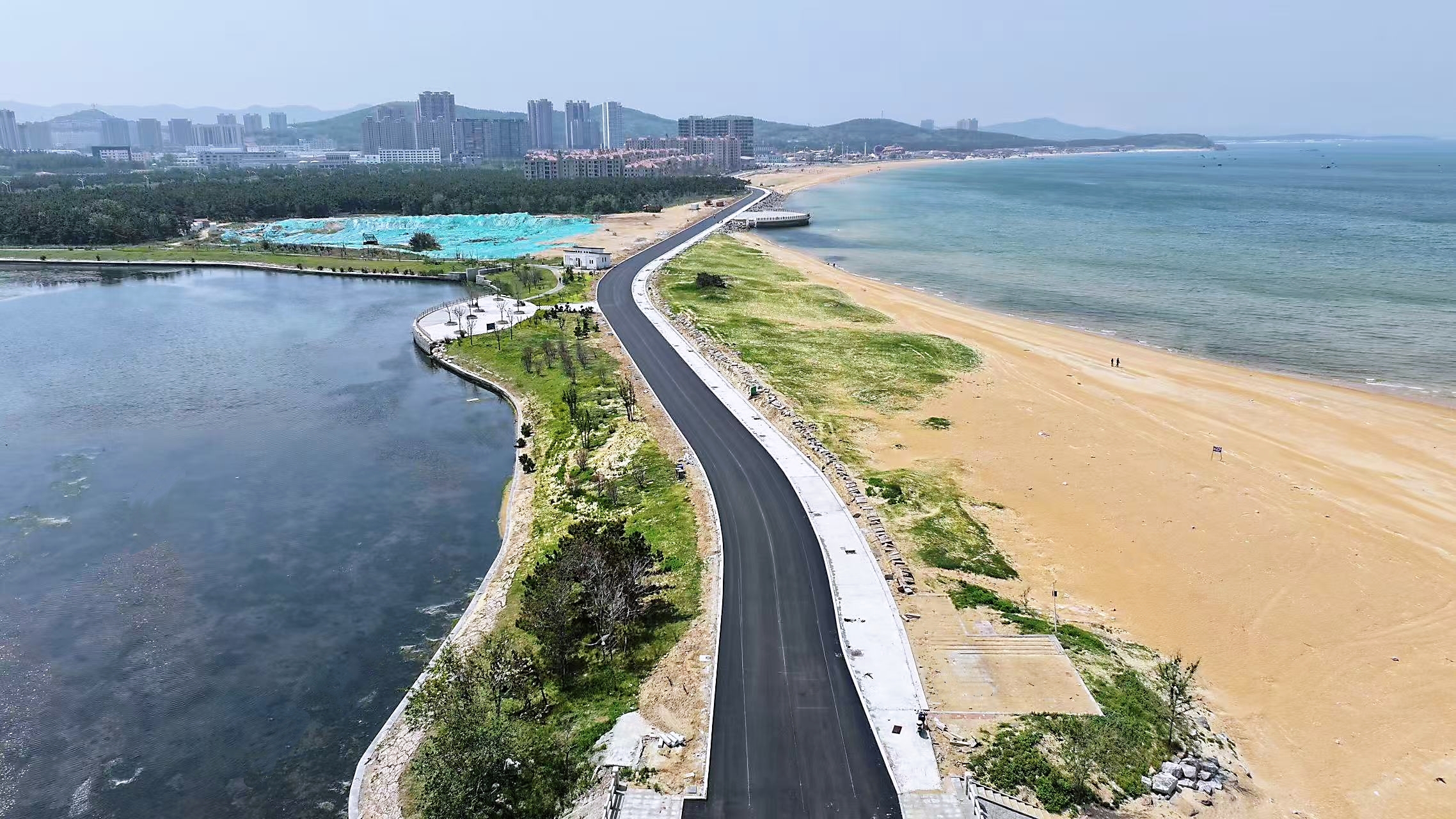 山东威海西海岸旅游公路建成通车