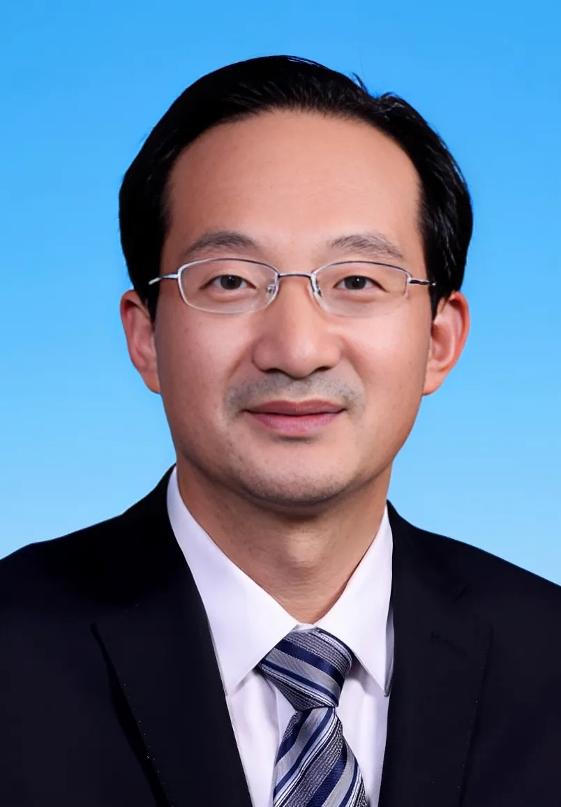 王新华