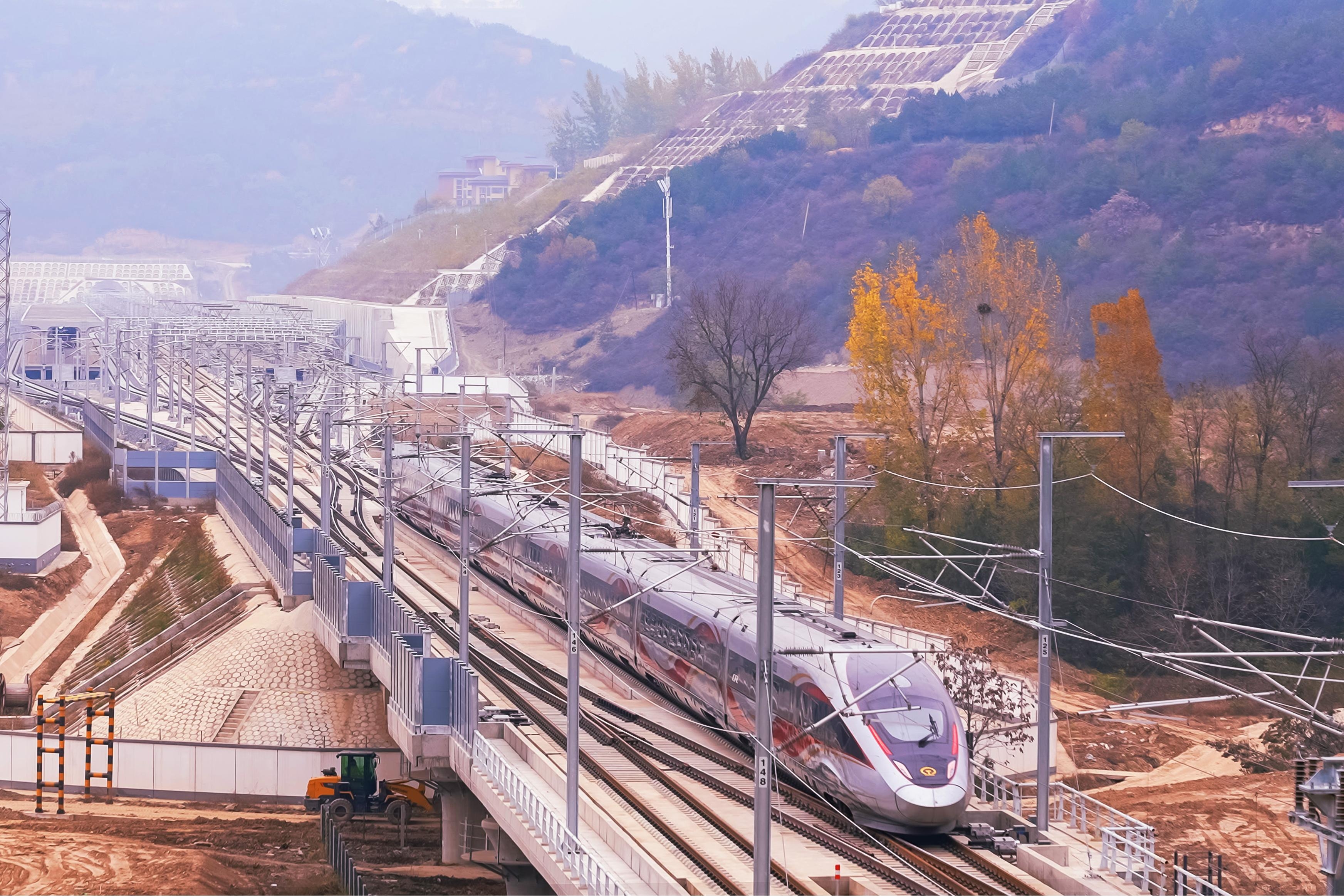 西延高铁开启运行试验