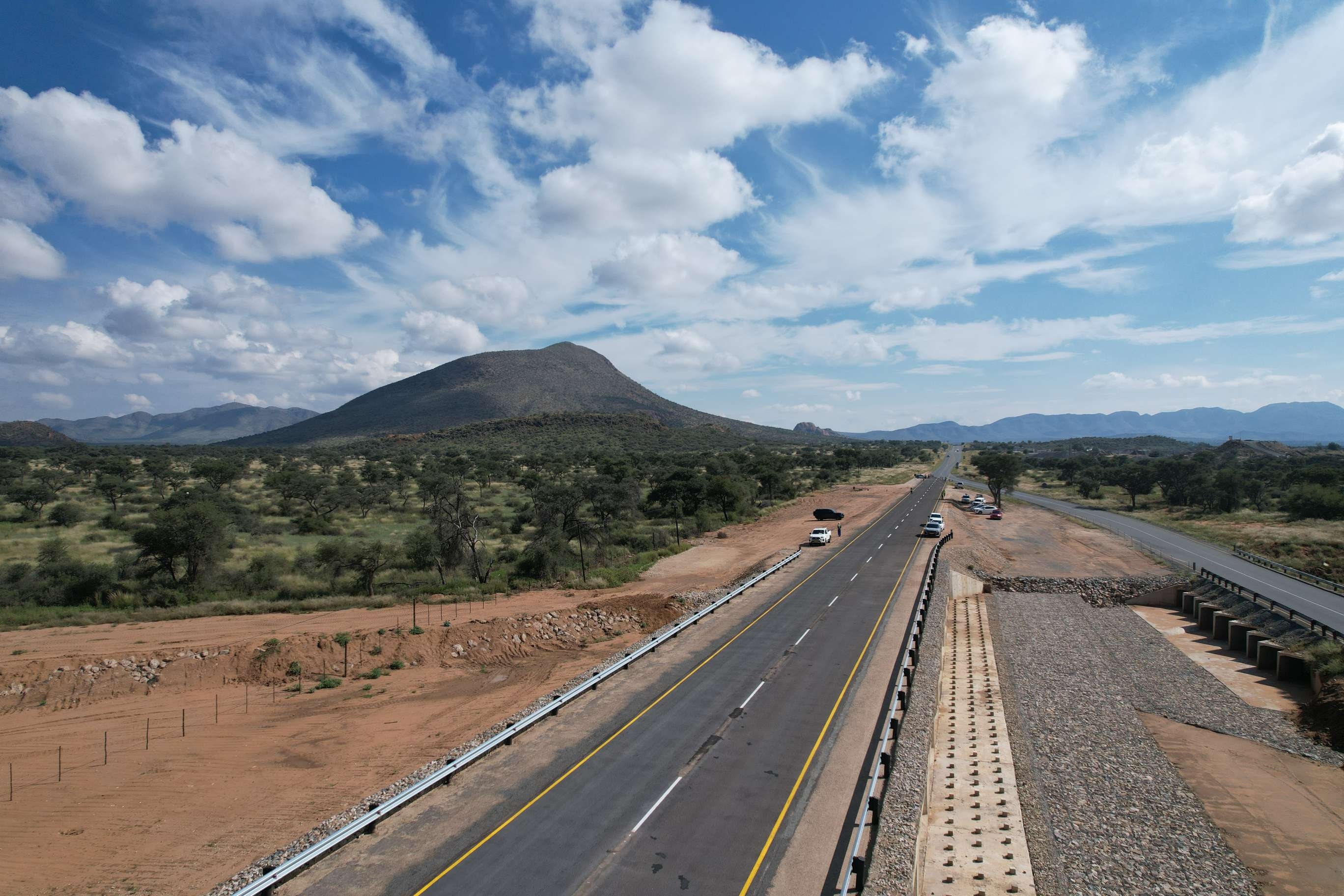 纳米比亚新阿里斯桥建成通车