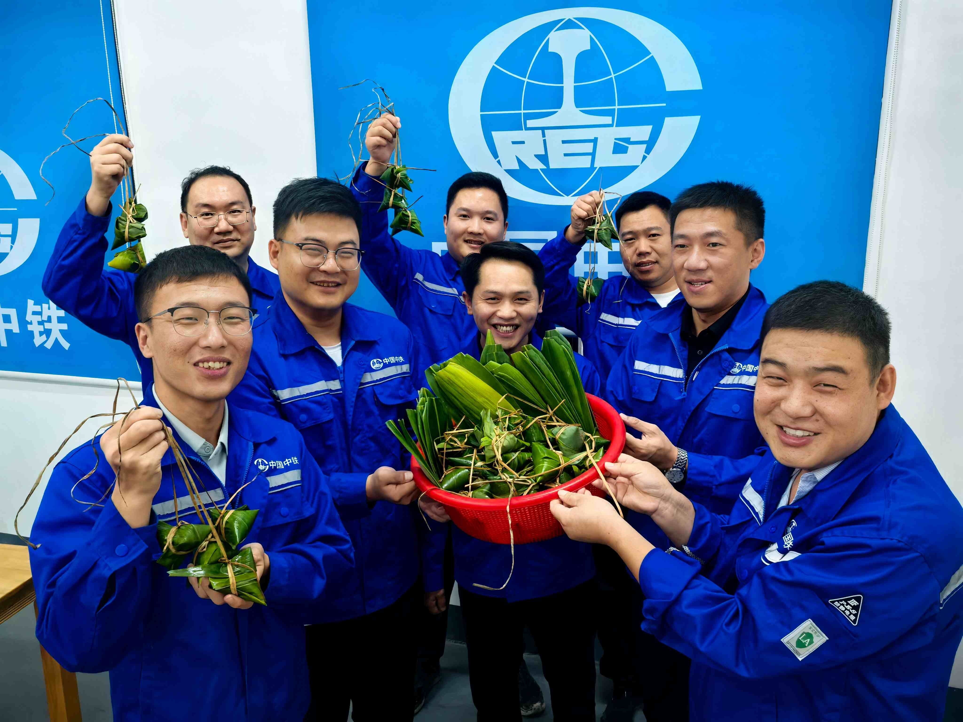 中国中铁各单位开展迎端午系列活动
