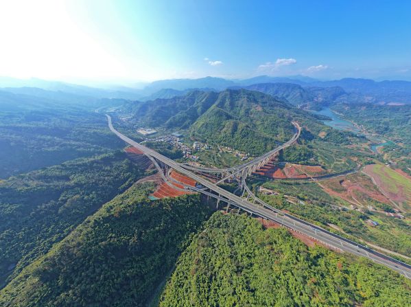 乐西高速公路乐山至马边段武圣枢纽互通