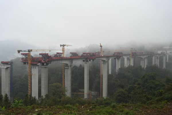 3、喜达大桥远景 刘文强摄