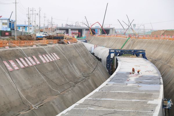 新建兰州中川国际机场综合交通枢纽环线铁路1号隧道主体结构施工2