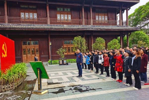 中铁九局六公司贵州独山紫薇项目党支部联合独山县直委党支部、群团部门党支部赴荔波县开展“传承红色基因，感悟初心使命”主题党日活动4