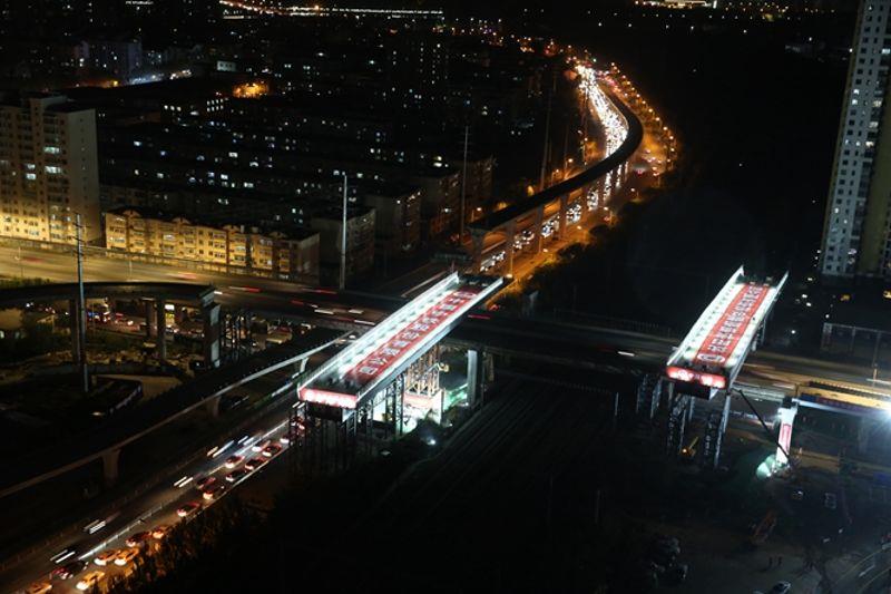 创全国“三个首次”中铁九局七公司沈阳市胜利大街-揽军路跨铁路转体桥转体施工顺利完成