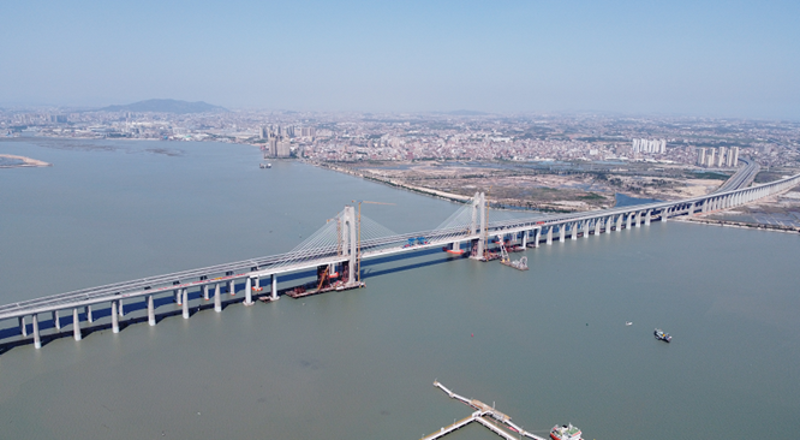 图为安海湾特大桥