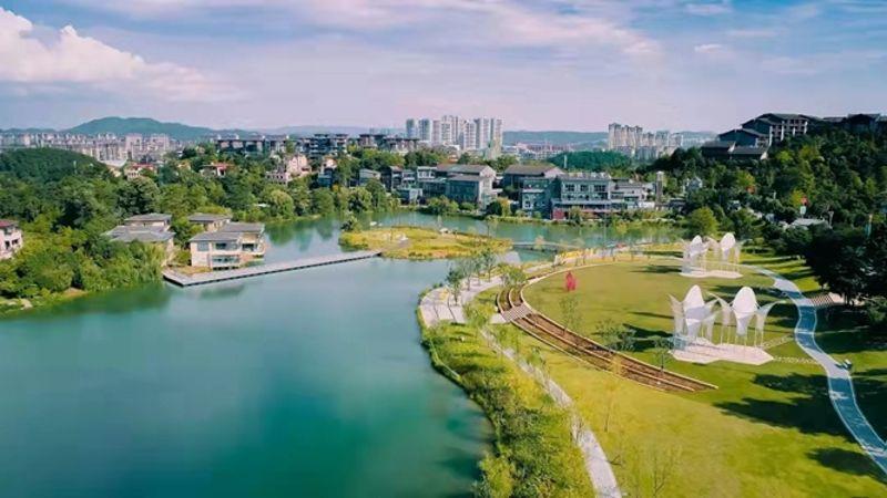 图为中铁国际生态城实景图 图为中铁国际生态城实景图