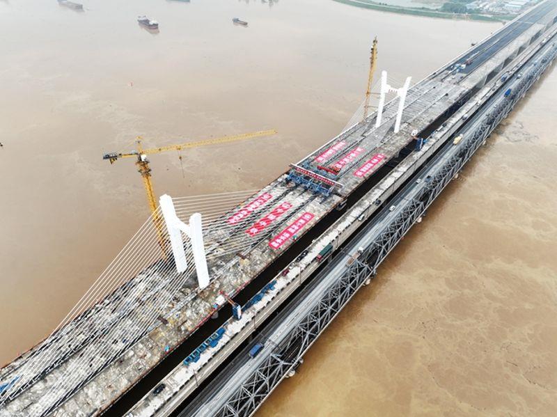 图为马房特大桥