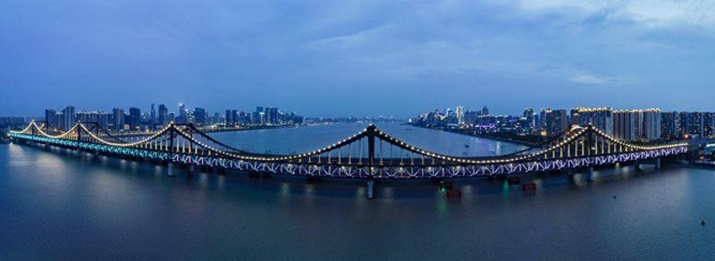 图为新建彭埠大桥