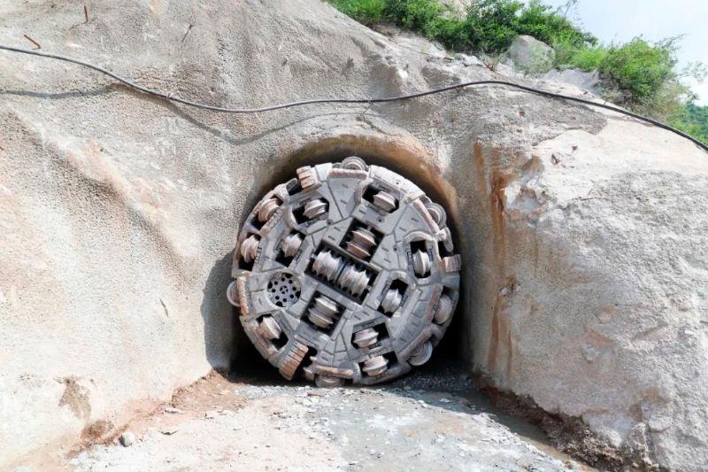 2.掘进机实现全线精准贯通