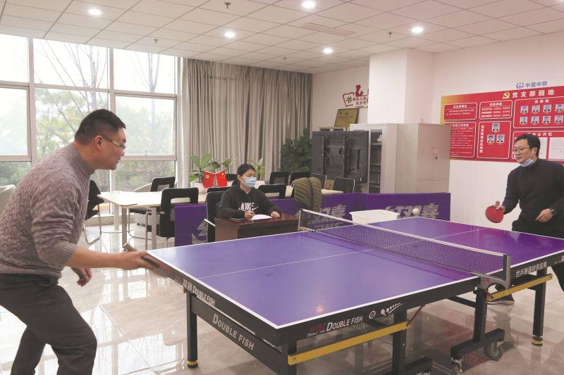 中铁物贸成都分公司举办庆元旦乒乓球比赛_副本
