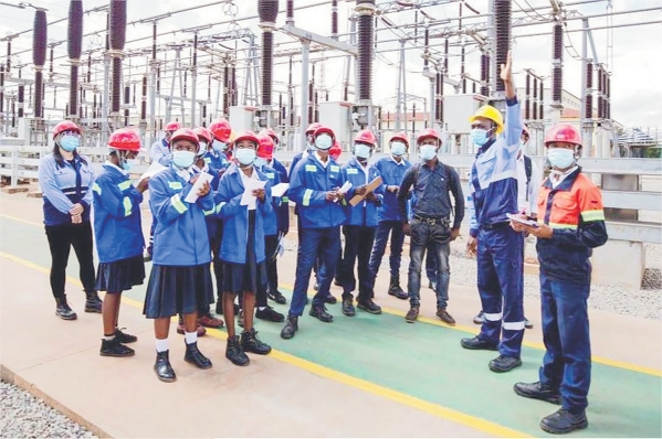 华刚矿业与卡巴达社区工业技术学校开展学习交流活动_副本