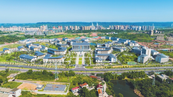 图2：空中俯瞰宜宾职业技术学院，新校区建筑单体跃然眼前（罗潇摄）_副本