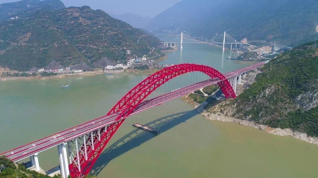 Zigui Yangtze River Highroad Bridge, winner of the Gustav Lindenthal Medal.