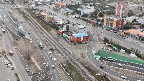蒙古国乌兰巴托市铁路地下通道项目一号通道建成通车　1